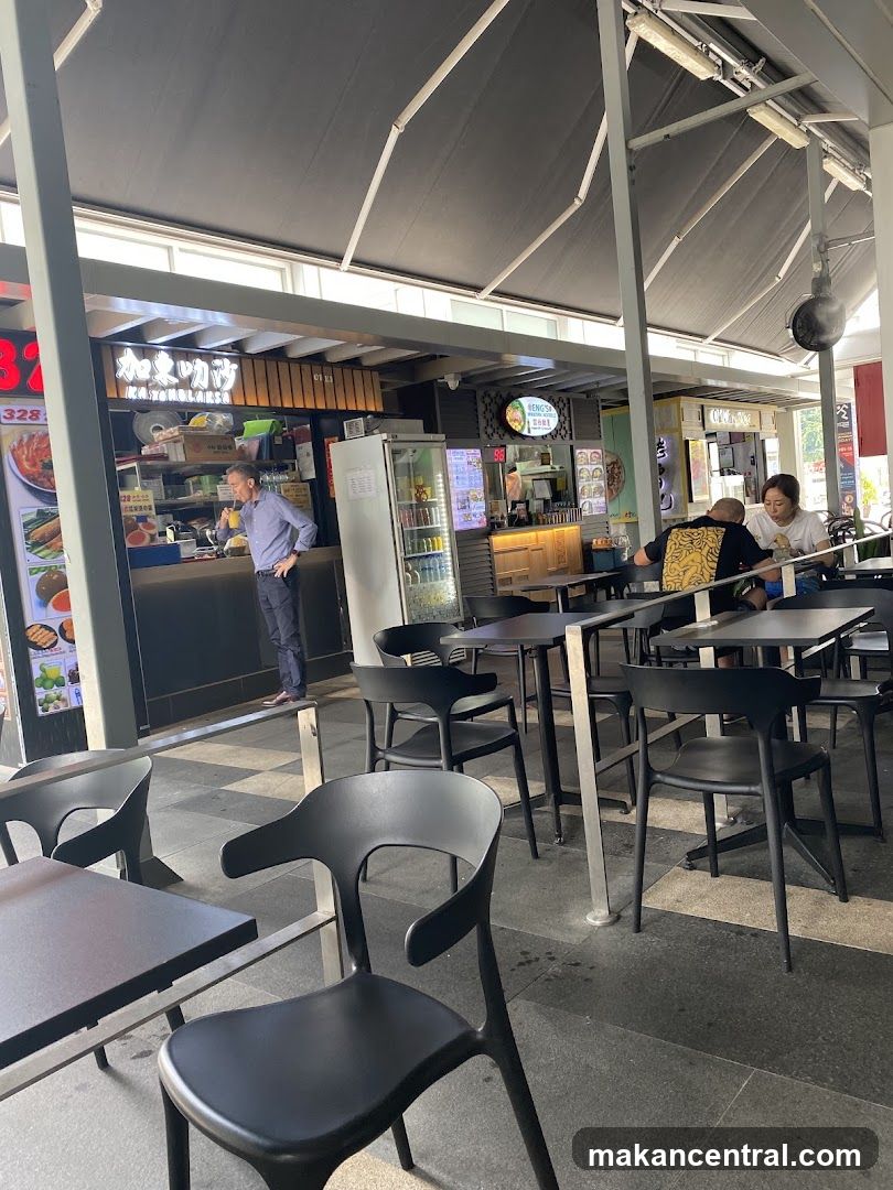 Outdoor Food Court Seating