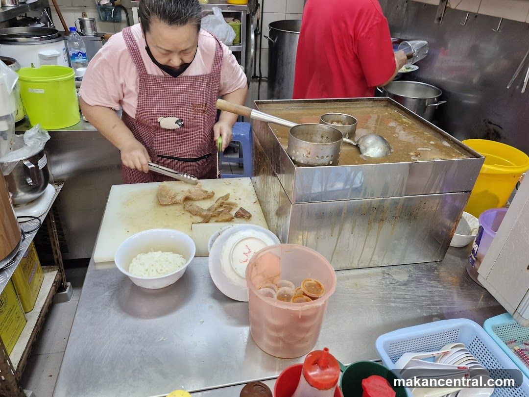Food preparation in a kitchen