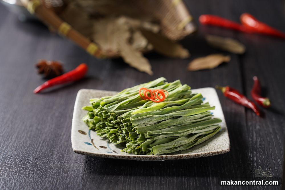 Dried Chives with Chili and Star Anise