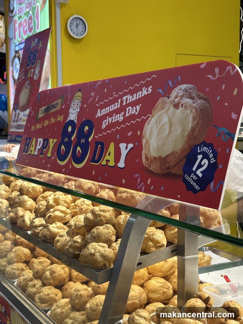 Cream Puffs Display