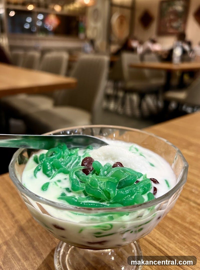 Dessert with Green Noodles and Red Beans