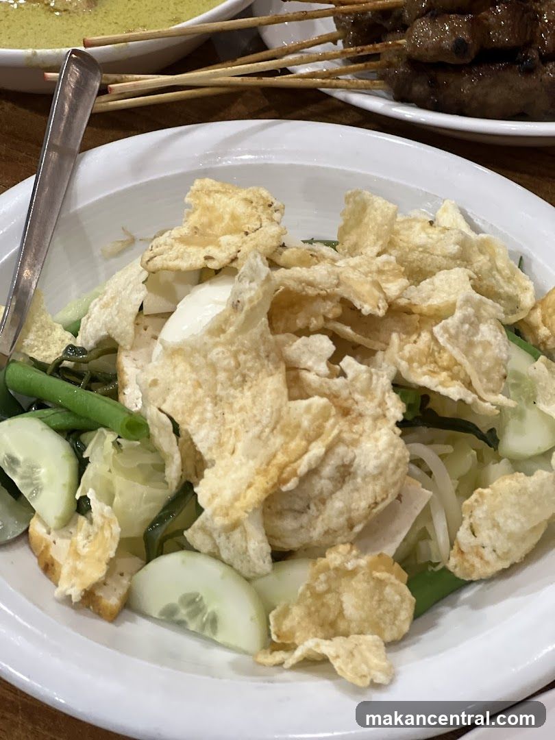 Salad with Crispy Toppings