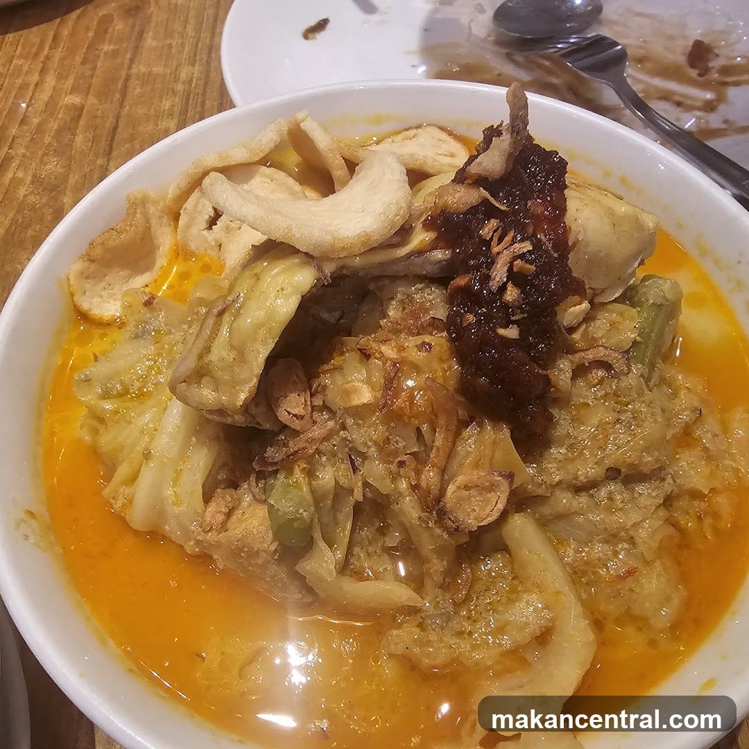 Lontong with Chicken and Sambal