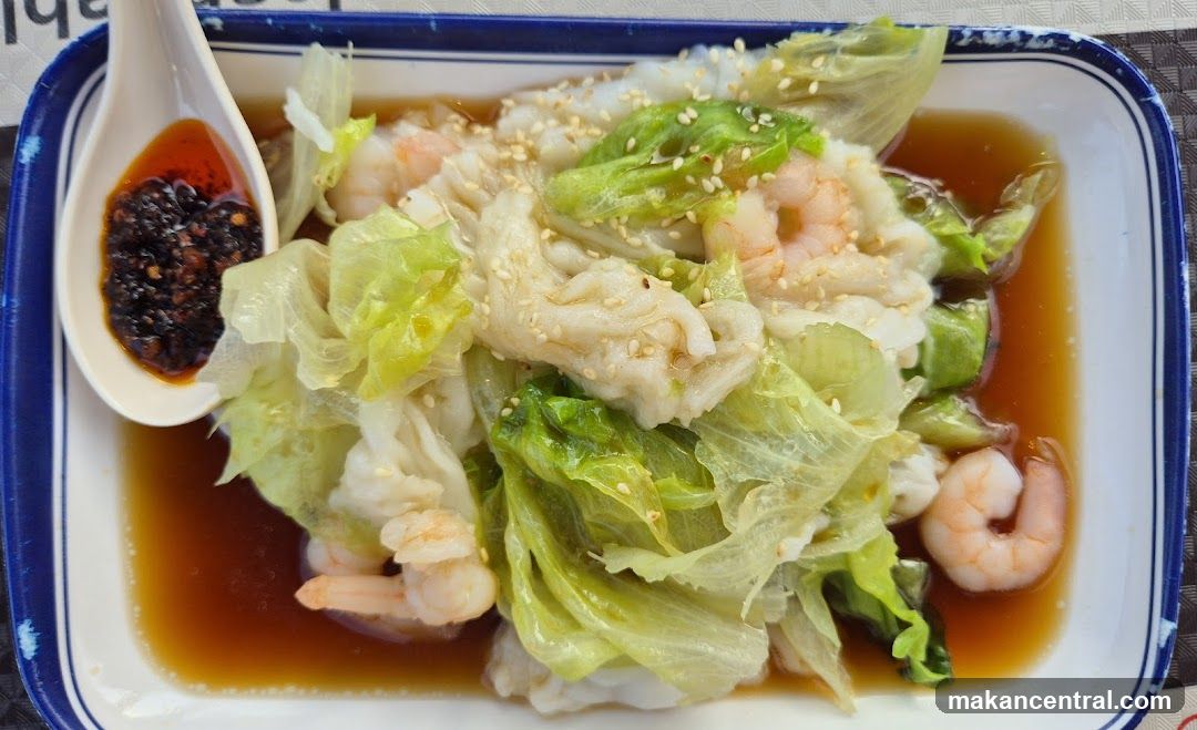 Shrimp and Lettuce Dish