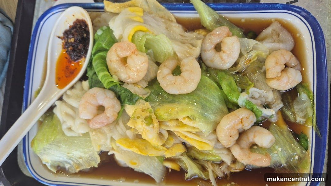 Shrimp and Lettuce Dish