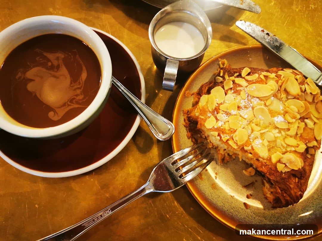 Coffee and Almond Pastry