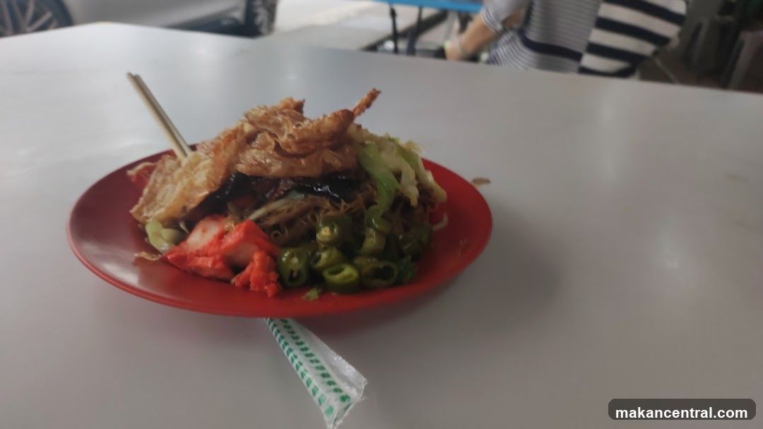 Plate of noodles with toppings