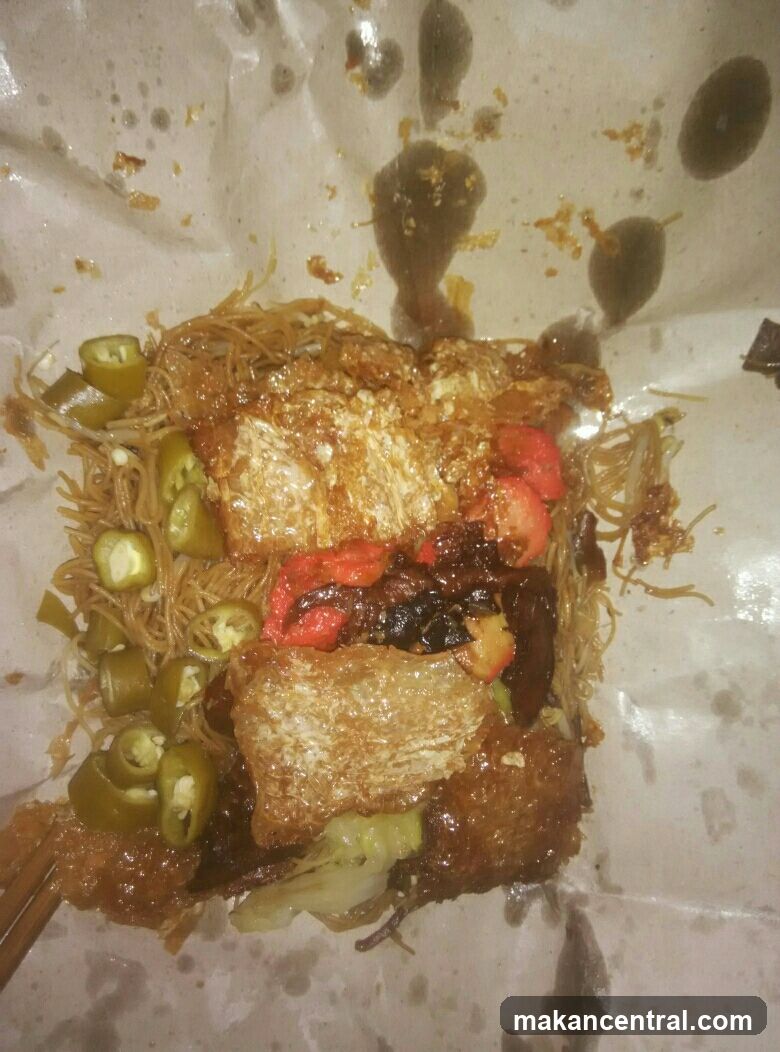 Fried Noodles with Fish and Chili