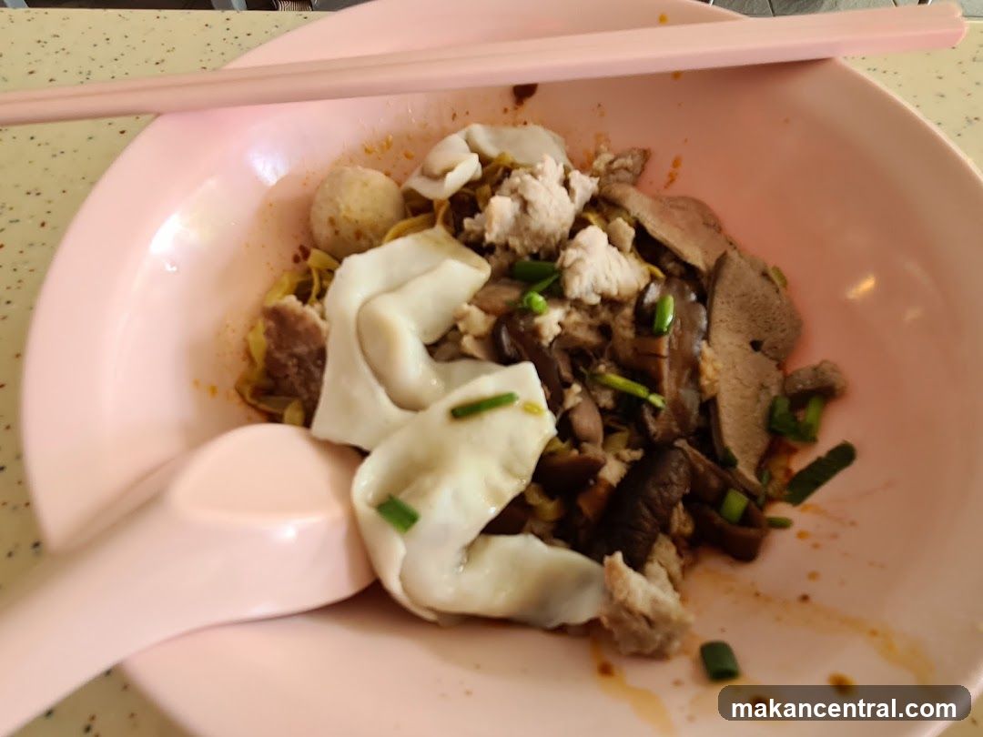 Noodles with Meat and Wontons