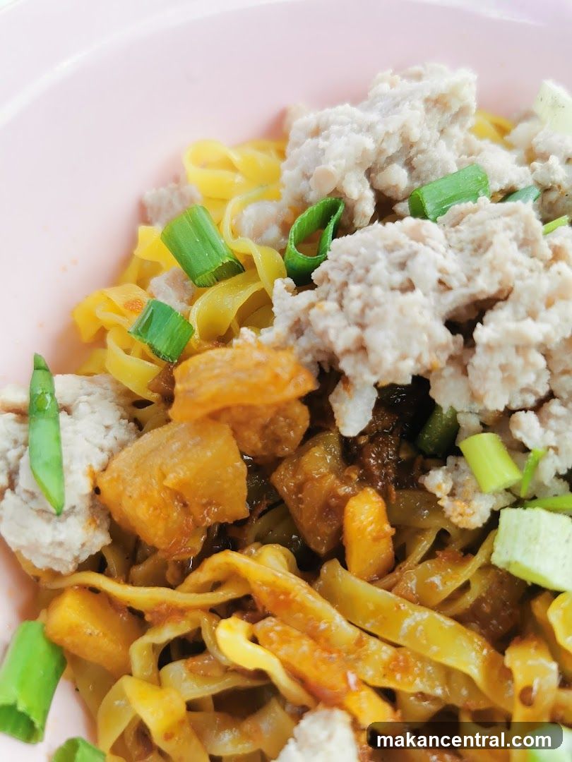 Noodles with Minced Pork and Vegetables
