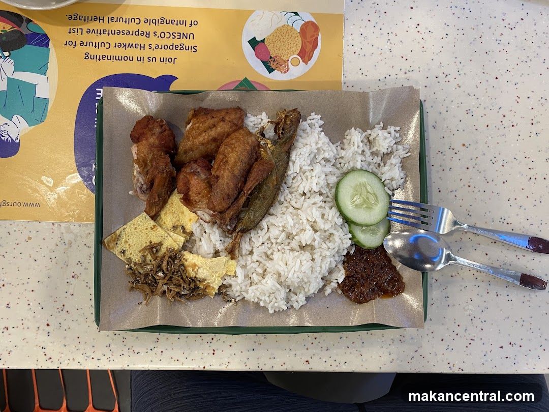 Food served at a hawker stall