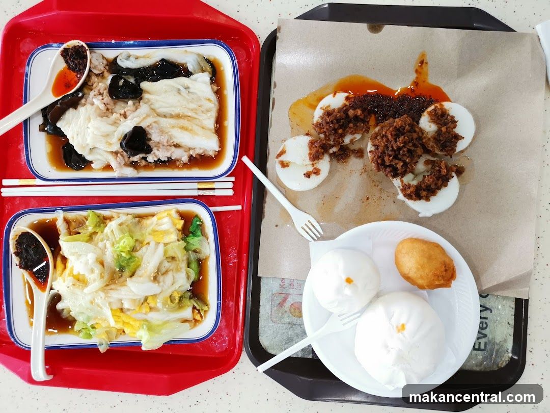 Food served on trays