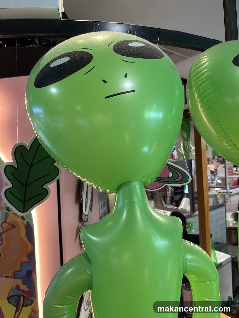 Green Alien Inflatable Figure