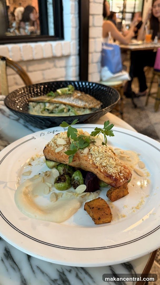 Restaurant Interior Food Scene