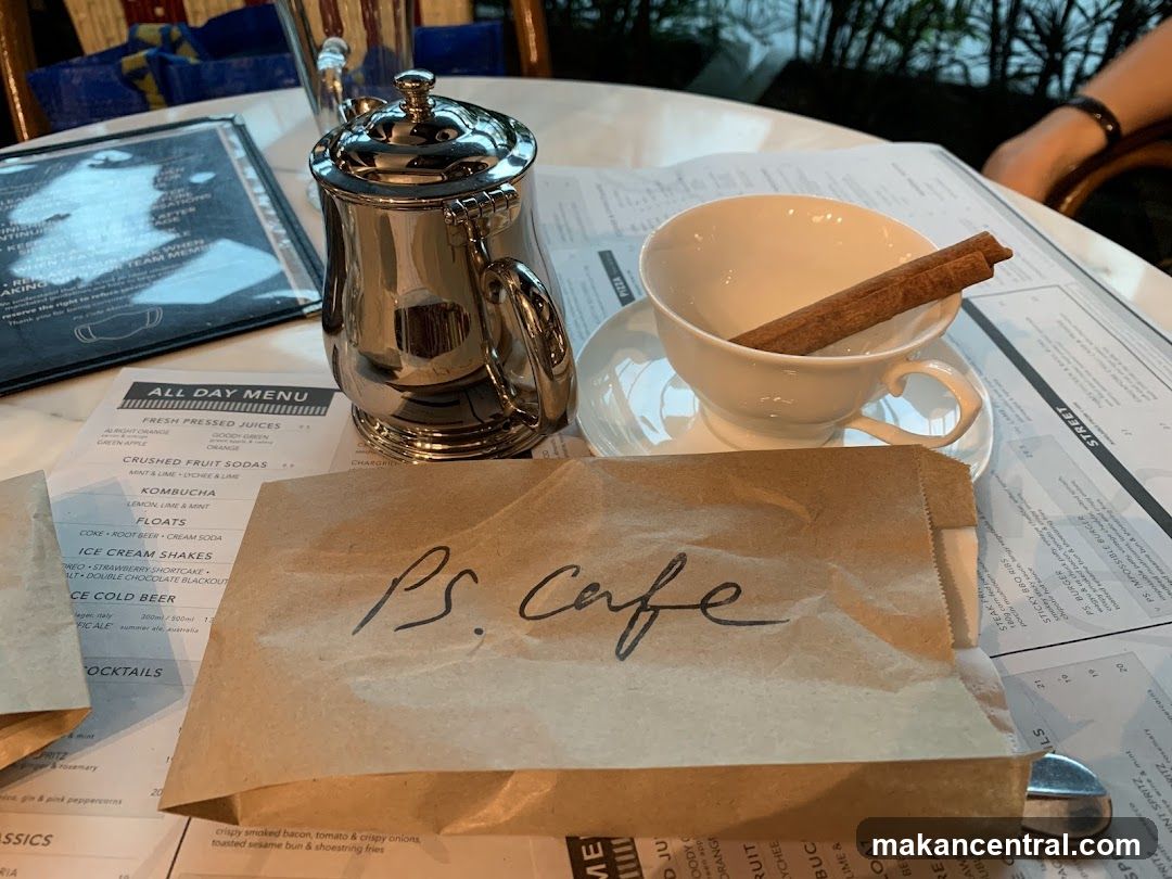 Table Setting at Café