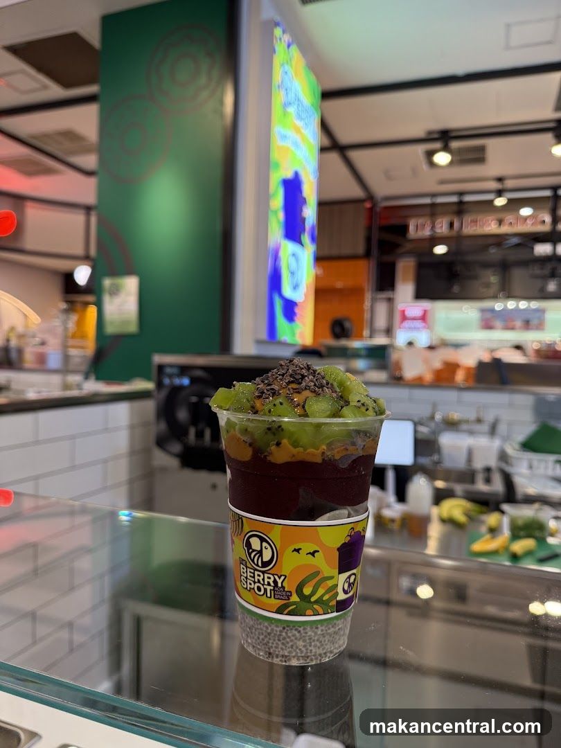 Acai Bowl with Kiwi and Chocolate Nibs