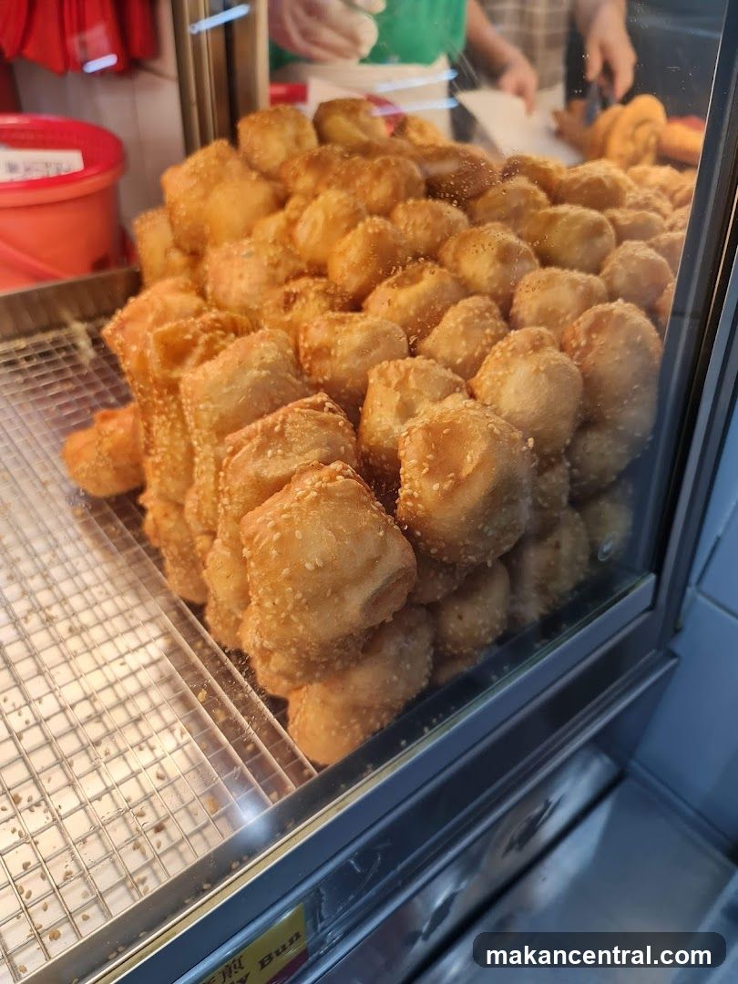 Fried Buns with Sesame Seeds