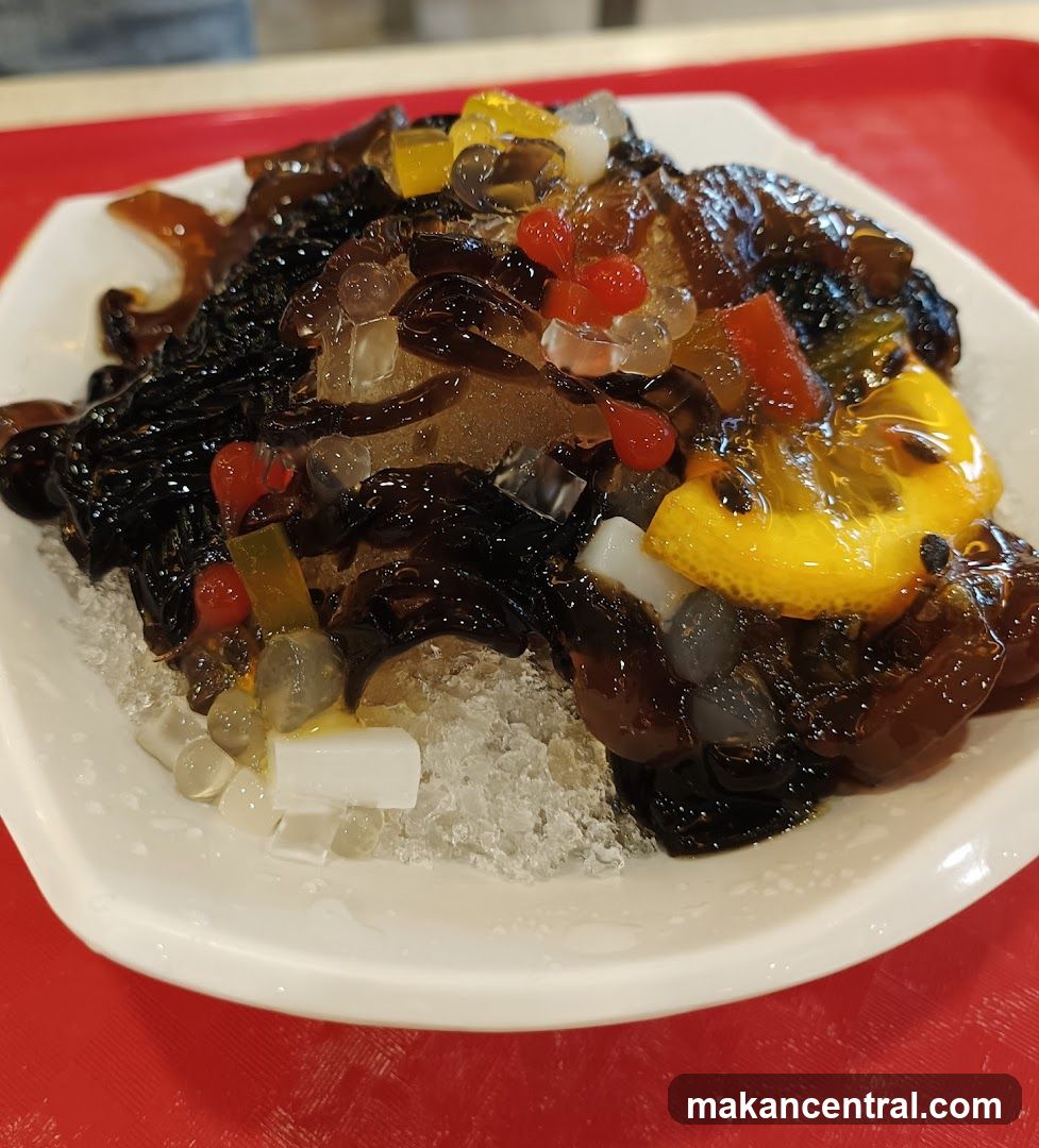 Ice dessert with toppings
