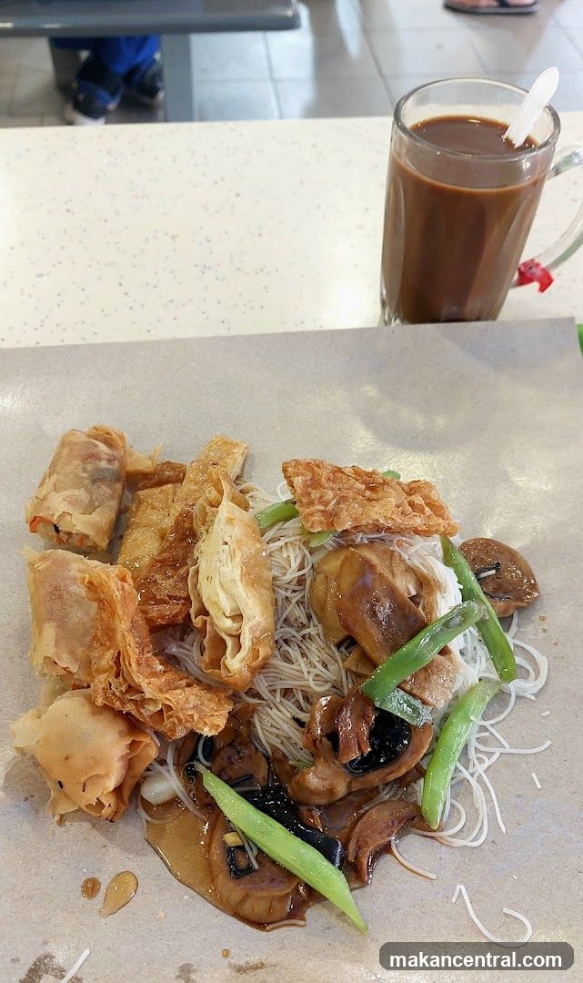 Food and drink at a dining table