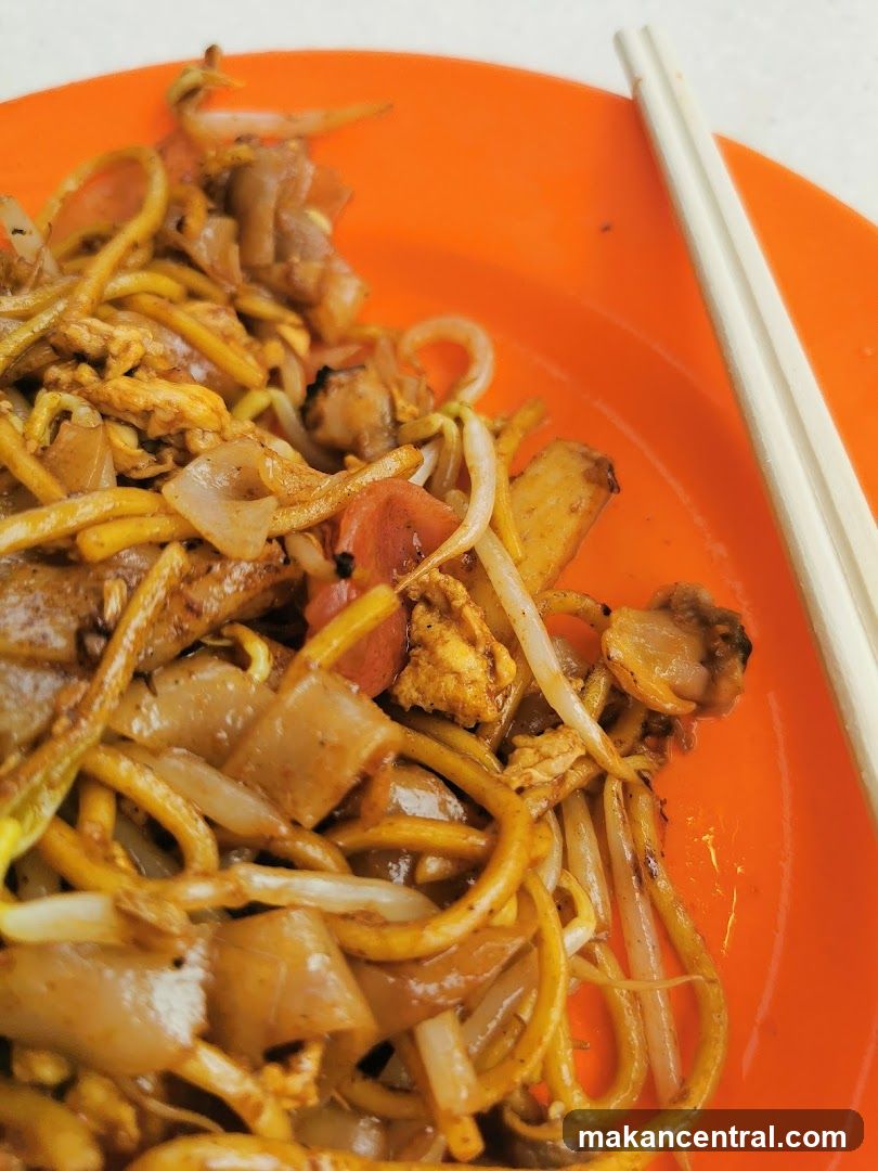 Noodles with Egg and Bean Sprouts