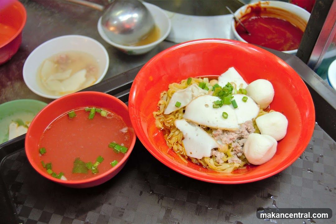 Noodles with Fish Balls and Minced Meat