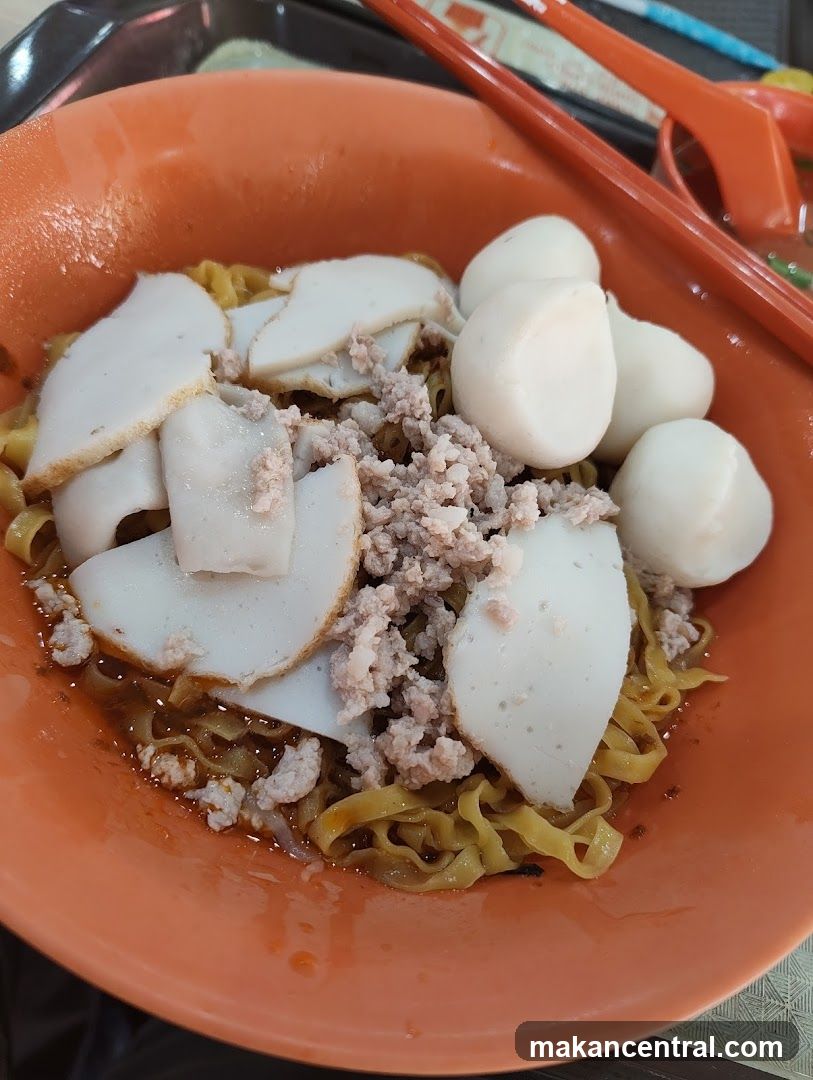 Noodles with Fish Balls and Minced Meat