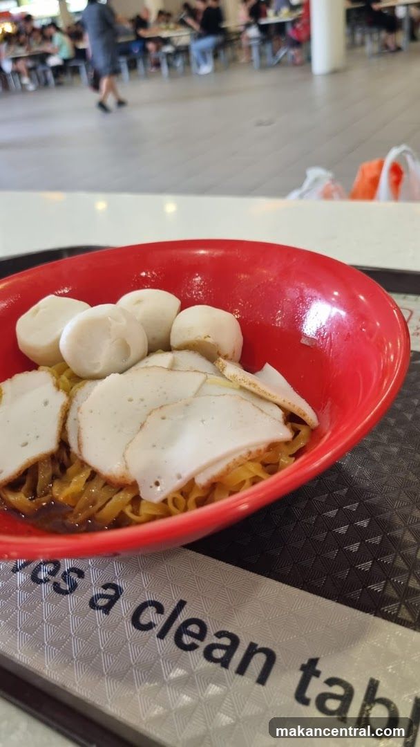 Noodles with Fish Balls and Slices