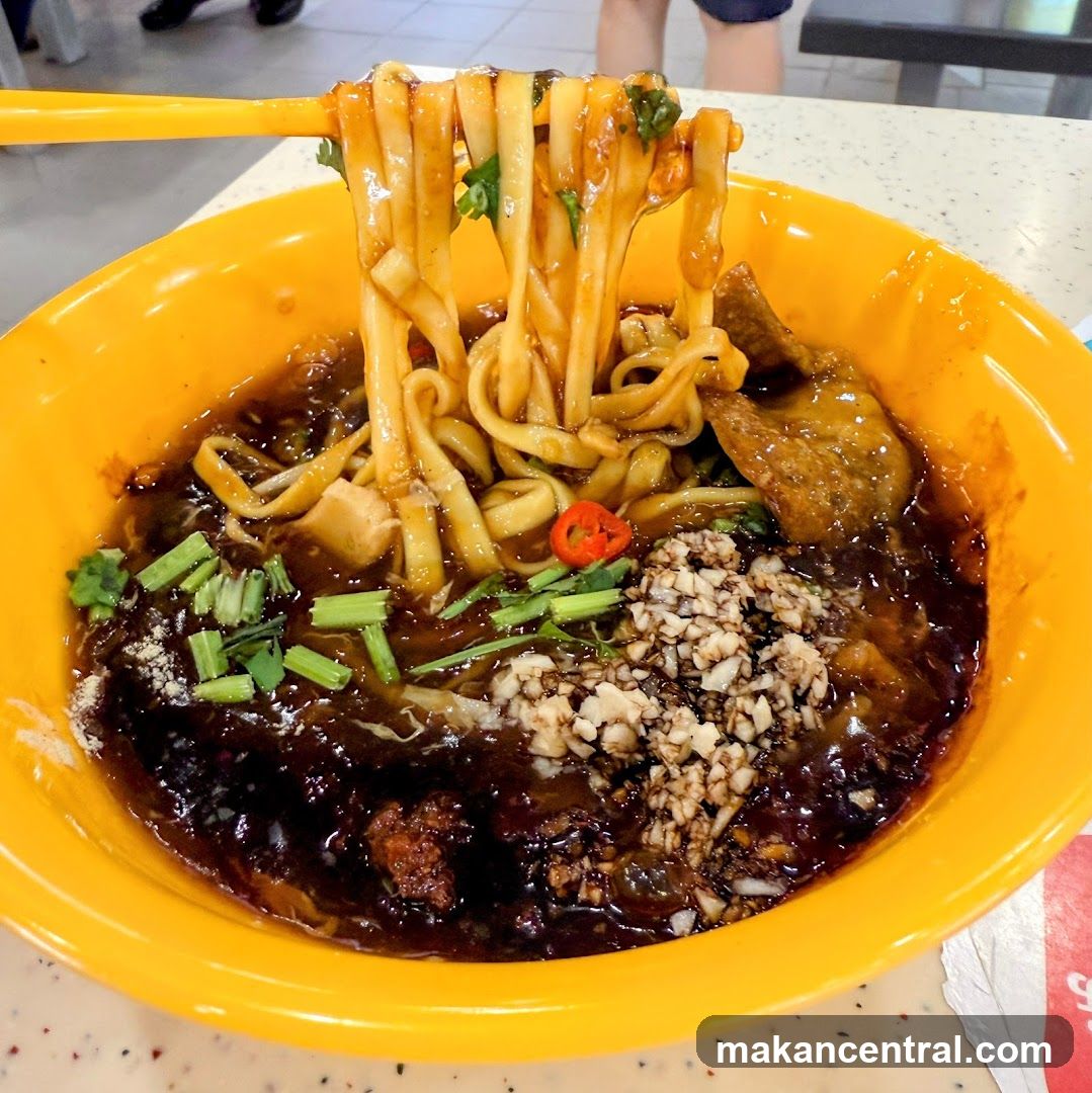 Noodles with Dark Sauce