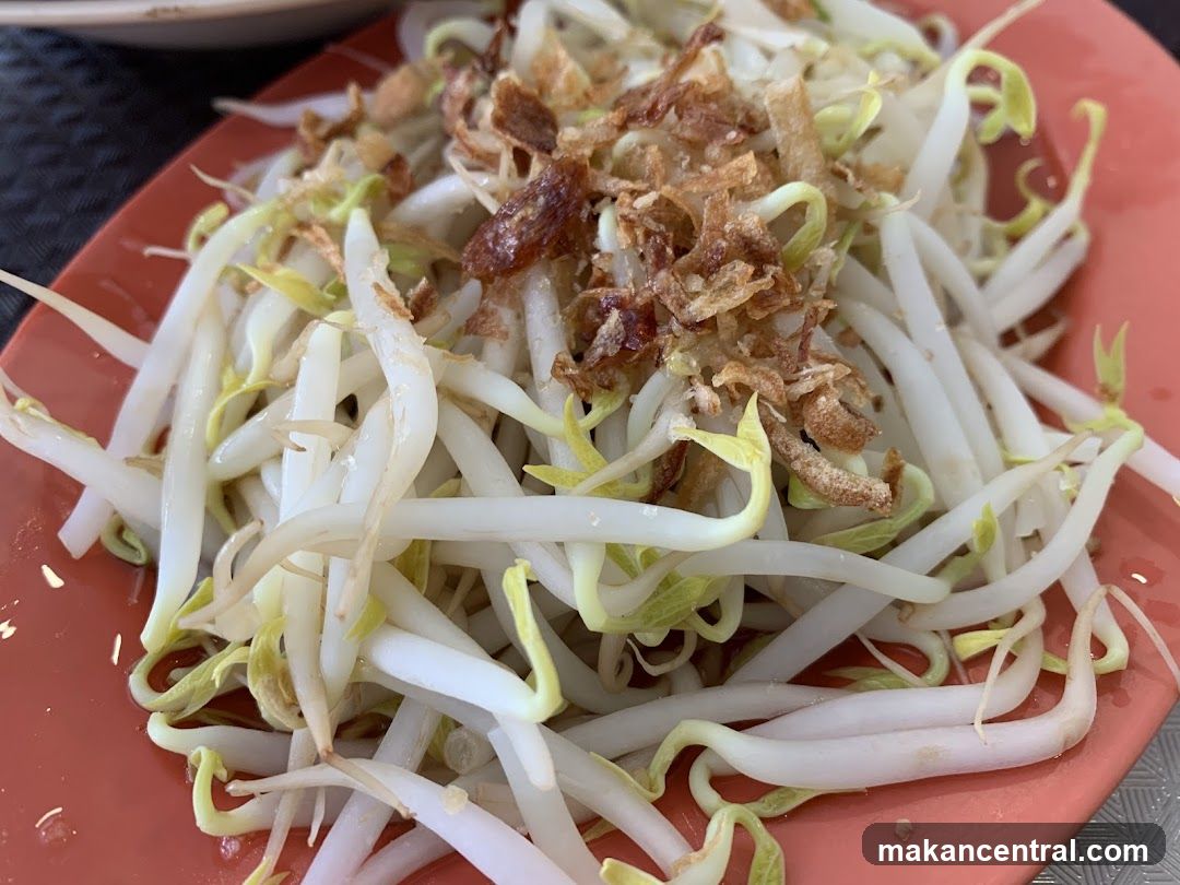 Bean Sprouts with Fried Shallots