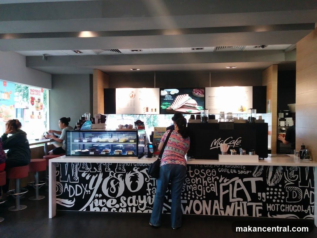 McCafé Counter