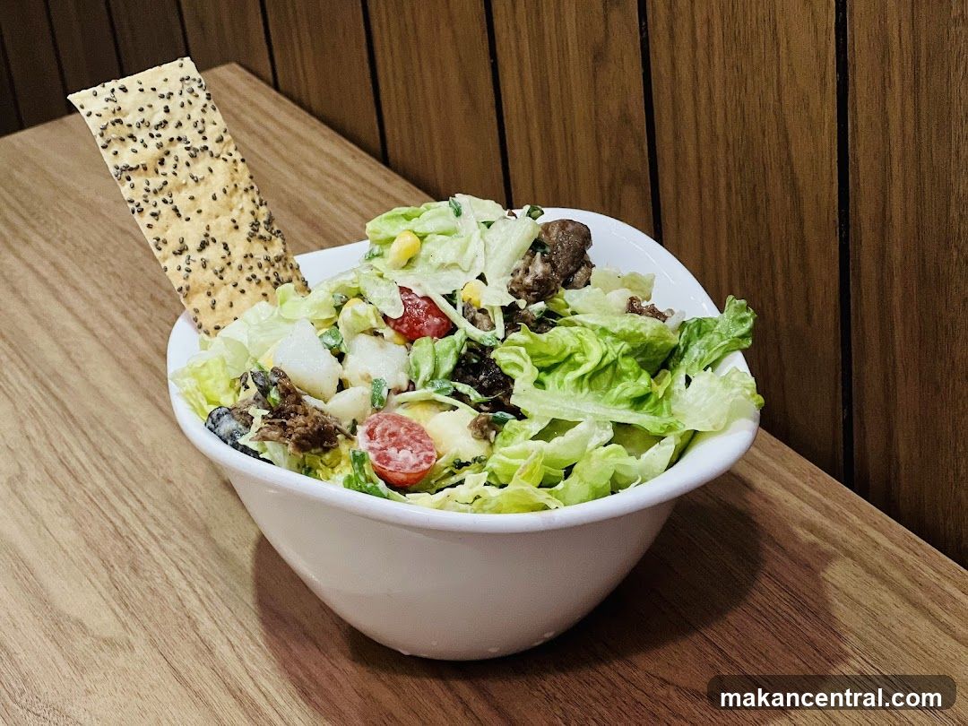 Salad with Cracker