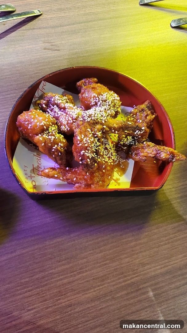 Fried Chicken Wings with Sesame Seeds