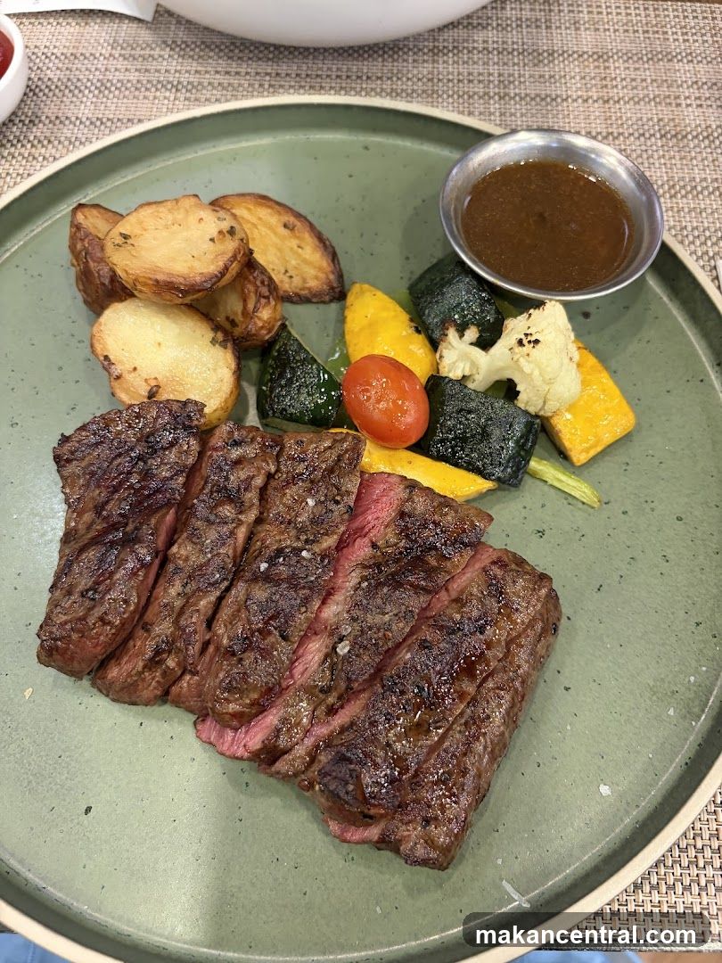 Sliced Steak with Roasted Vegetables