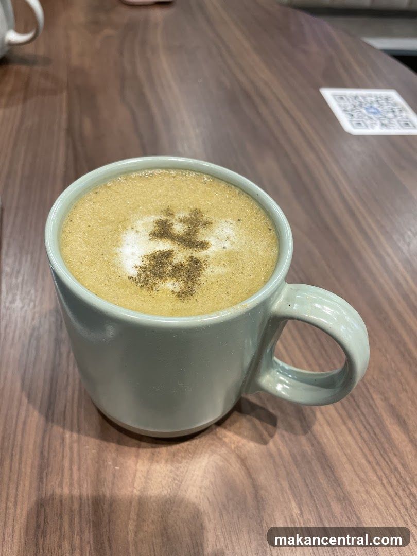 Latte with Powdered Topping