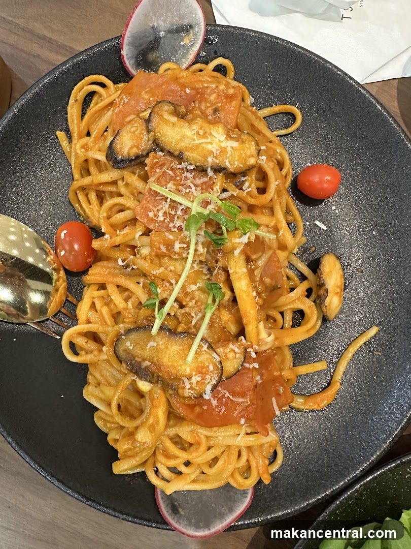 Pasta with Mushrooms and Tomatoes