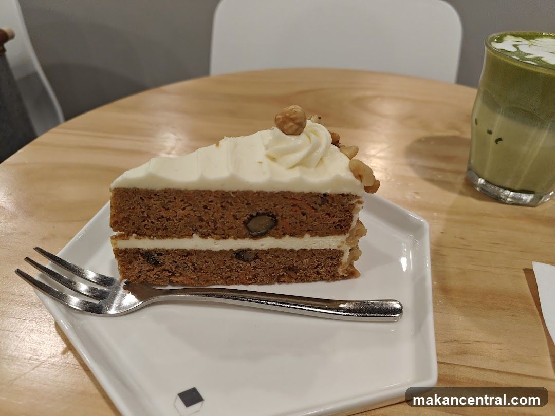 Carrot Cake and Matcha Drink