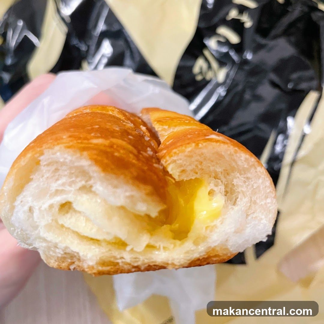 Cream-filled pastry