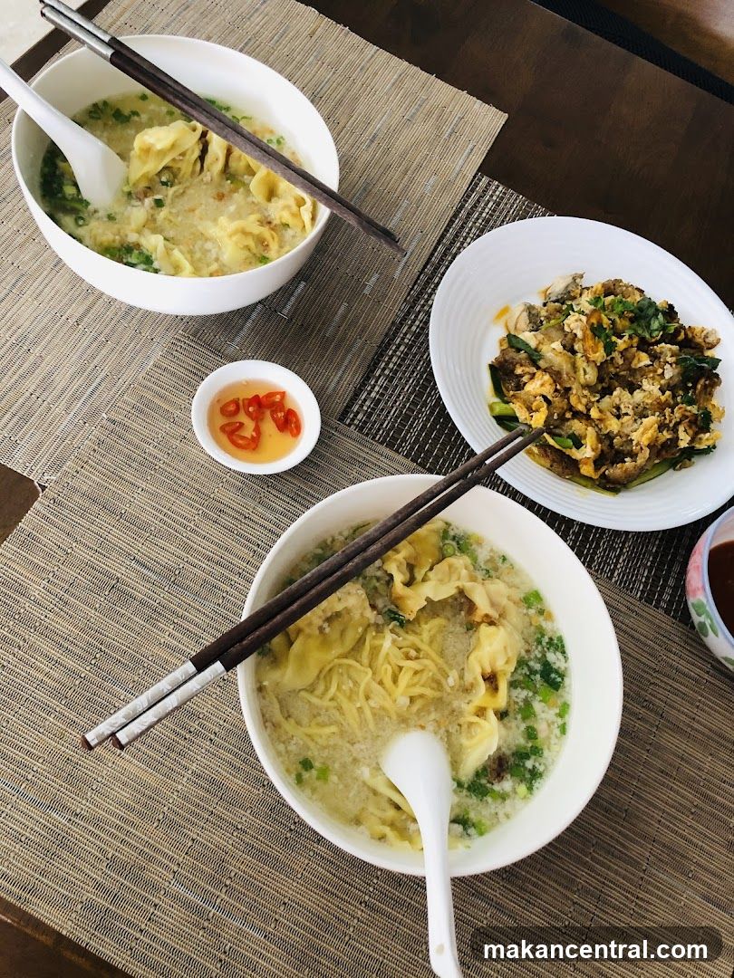 Wonton Noodle Soup and Oyster Omelet