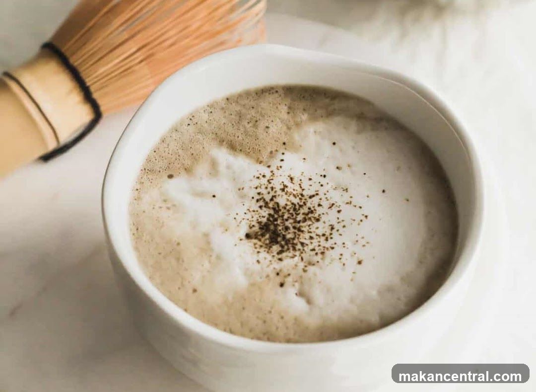 Matcha Latte with Froth
