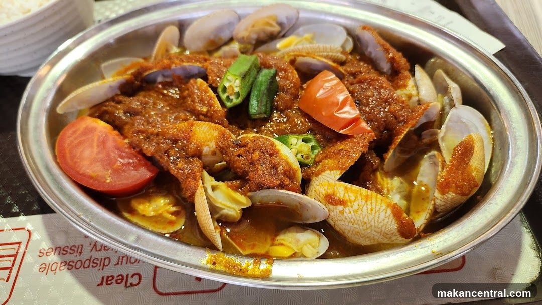 Spicy Clams with Tomatoes and Okra