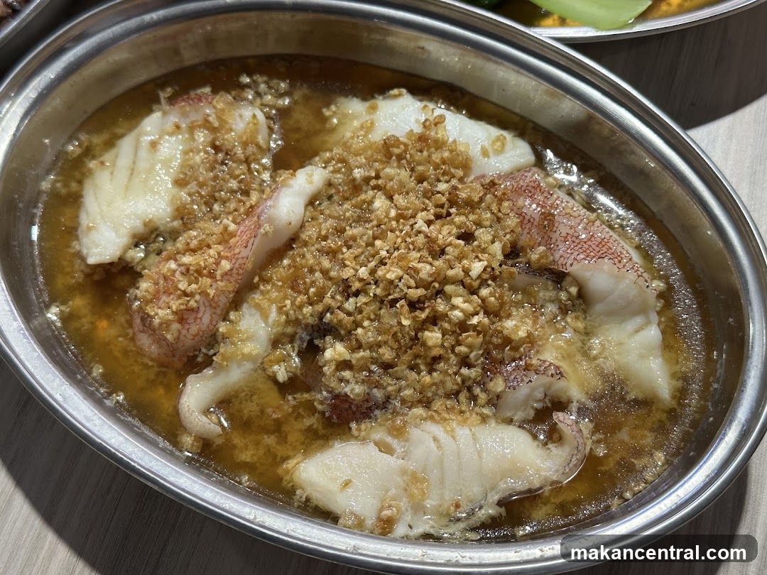 Steamed Fish with Garlic