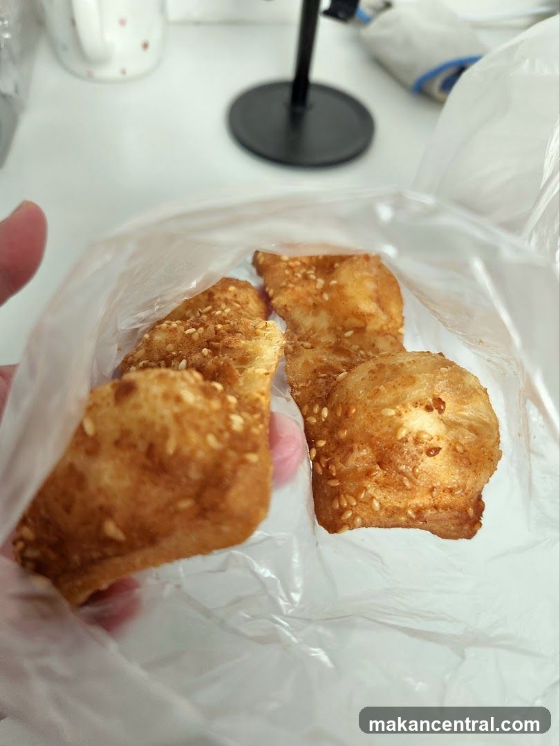 Fried Dough with Sesame Seeds