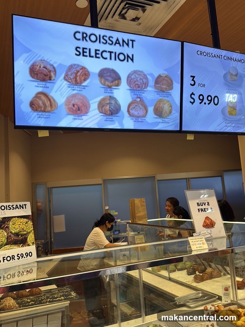 Croissant Selection Display