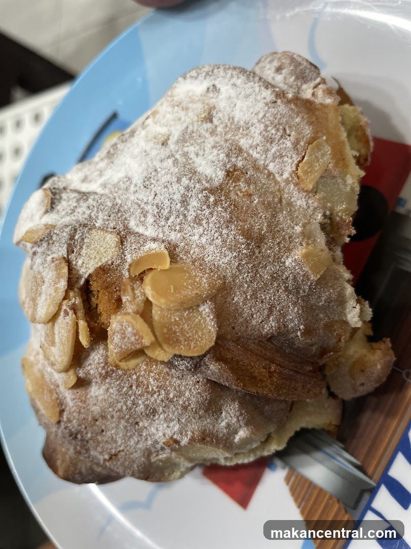 Almond Croissant