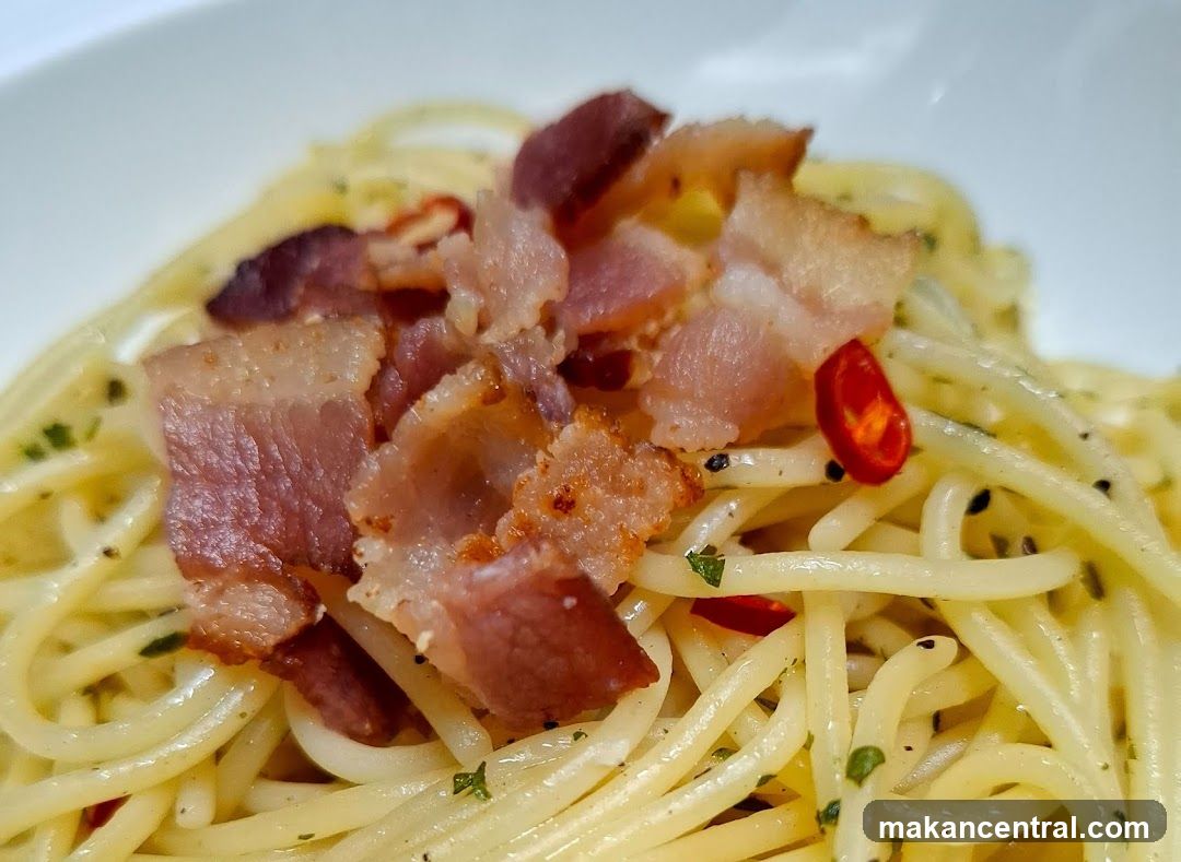 Spaghetti with Bacon and Chili
