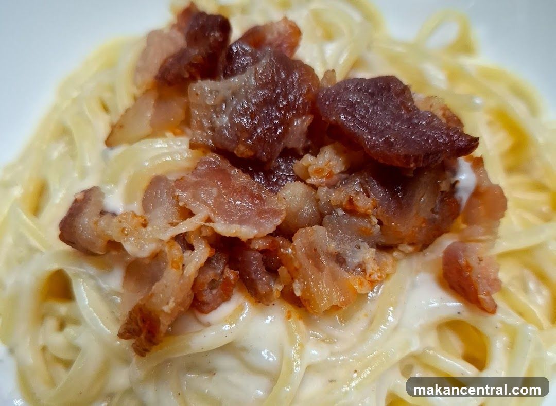 Spaghetti Carbonara with Bacon