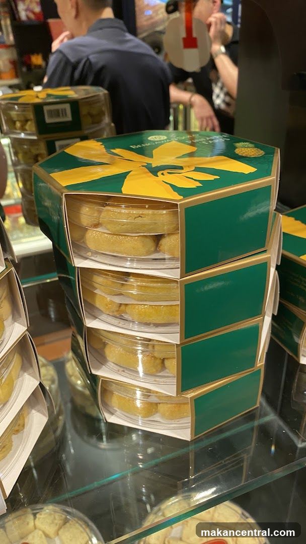 Cookies in Hexagonal Boxes