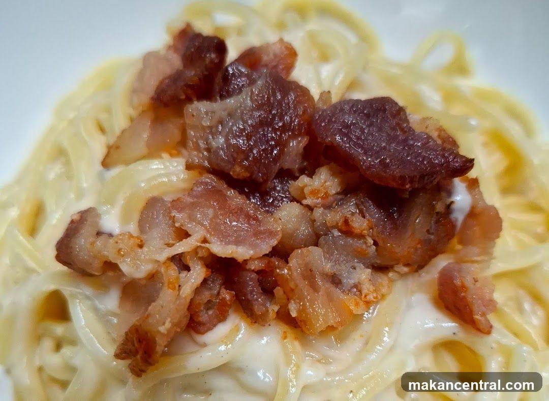 Spaghetti Carbonara with Bacon