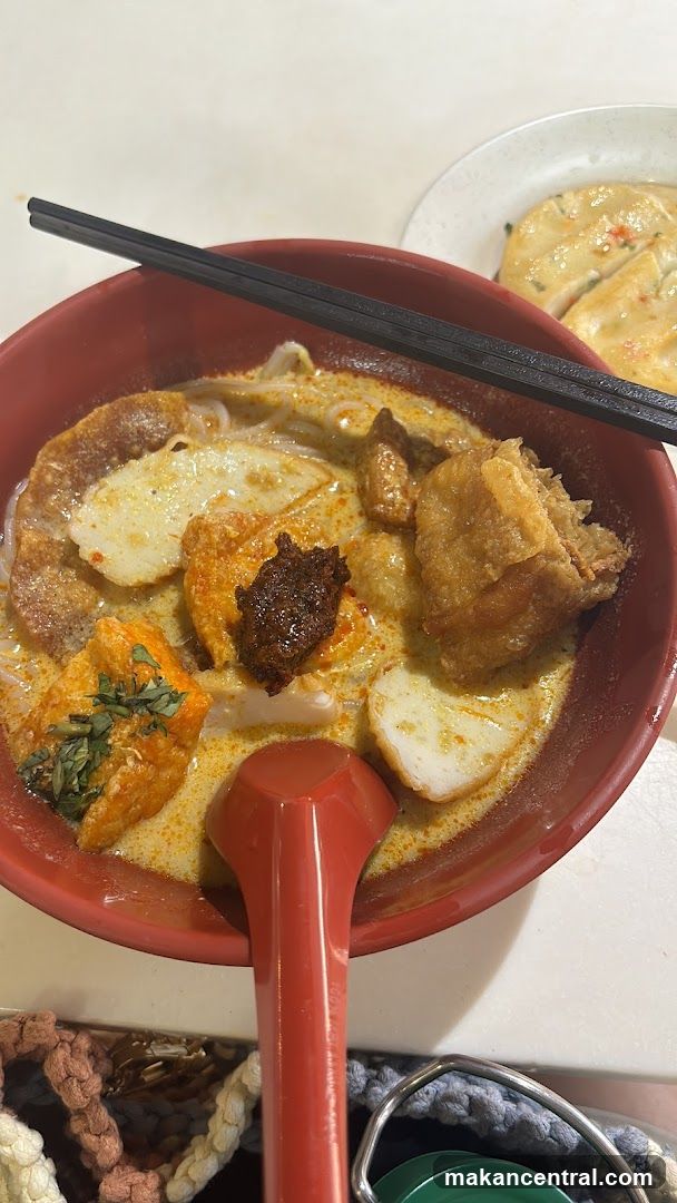 Laksa with Fried Tofu and Fish Cakes