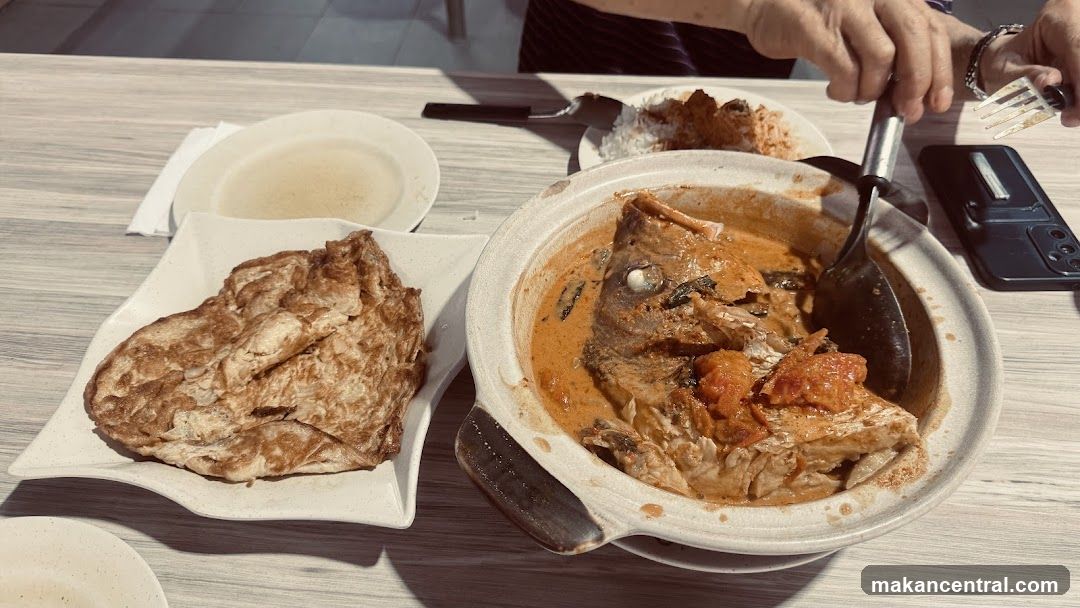 Curry Fish Head and Omelette